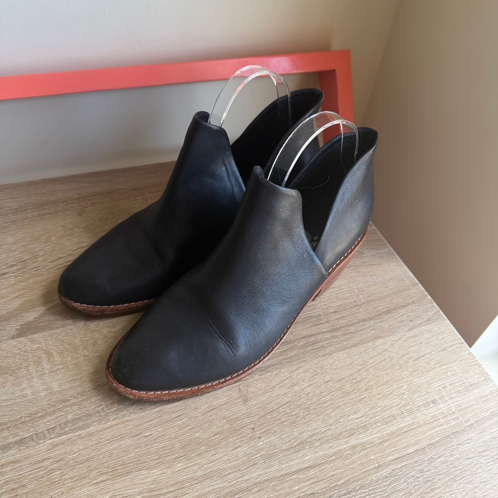 Fortress of Inca Black Leather V-Cut Ankle Booties Stacked Heel Size 37 Peru